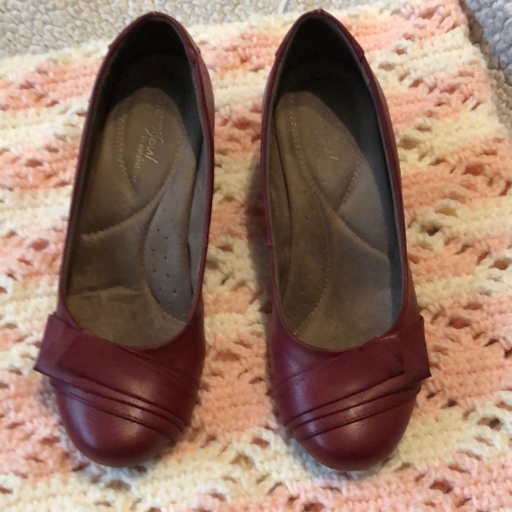I very good condition Natural Soul very confortable I only used them twice